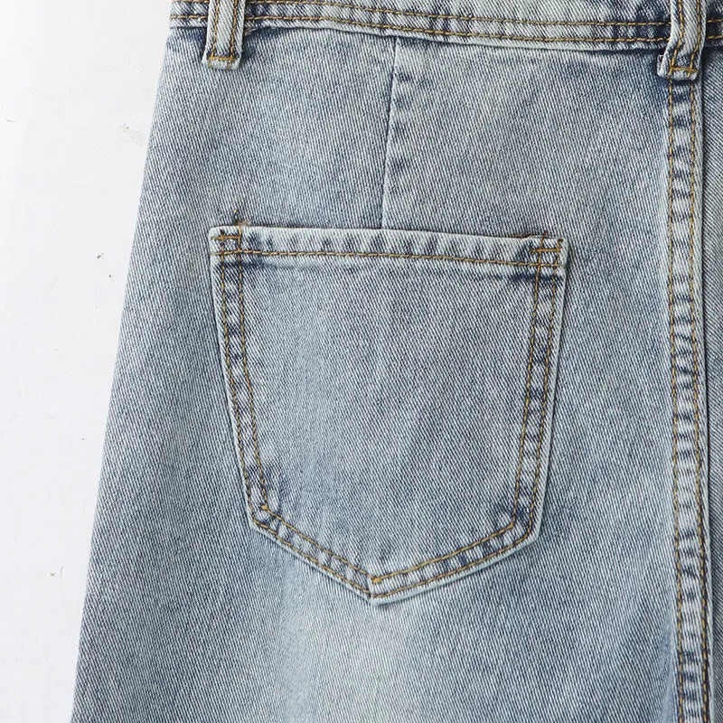 EMI: Flare Denim Jeans mit natürlich ausgefransten Abschlüssen