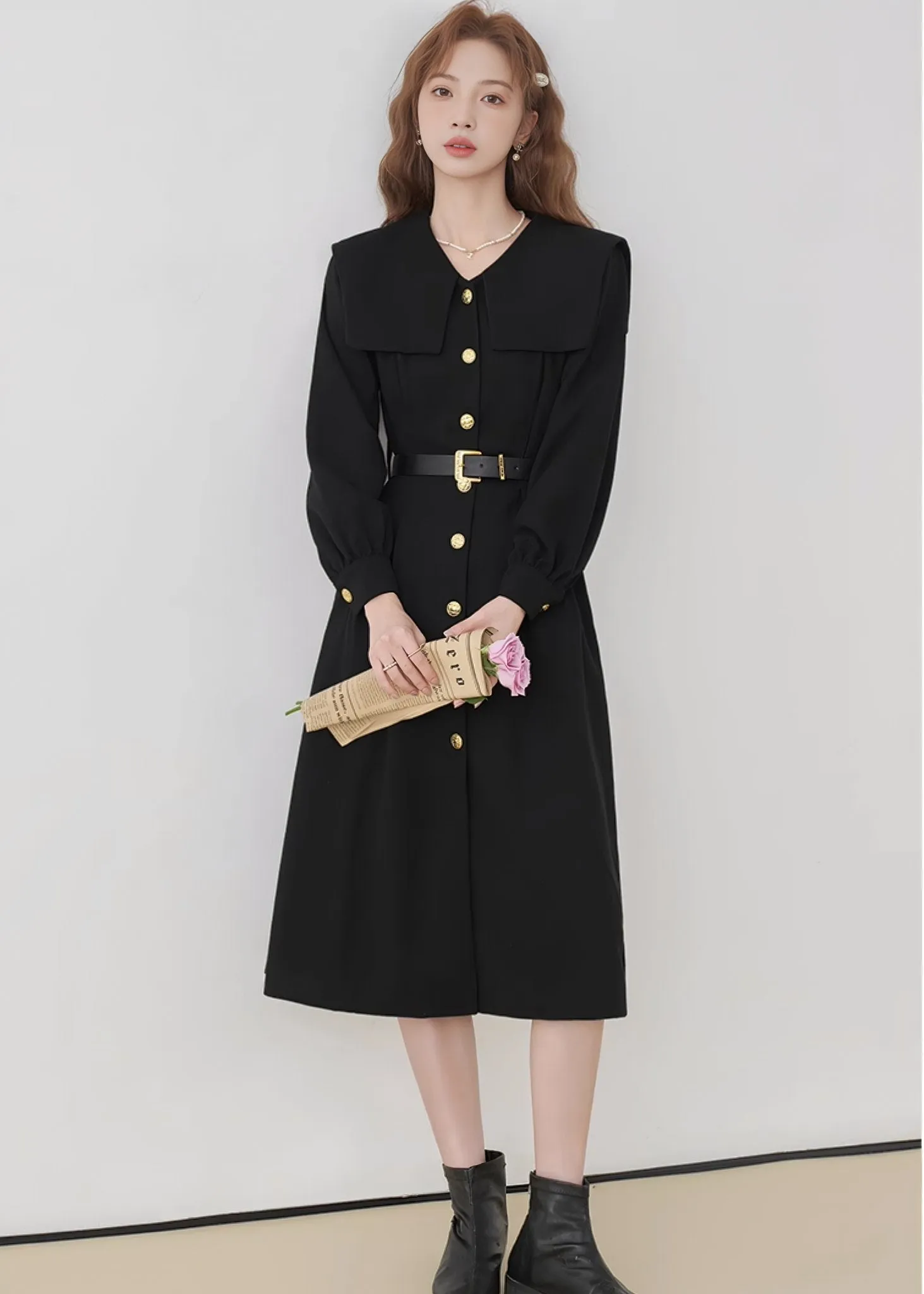 LARGE COLLAR BUTTON DRESS
