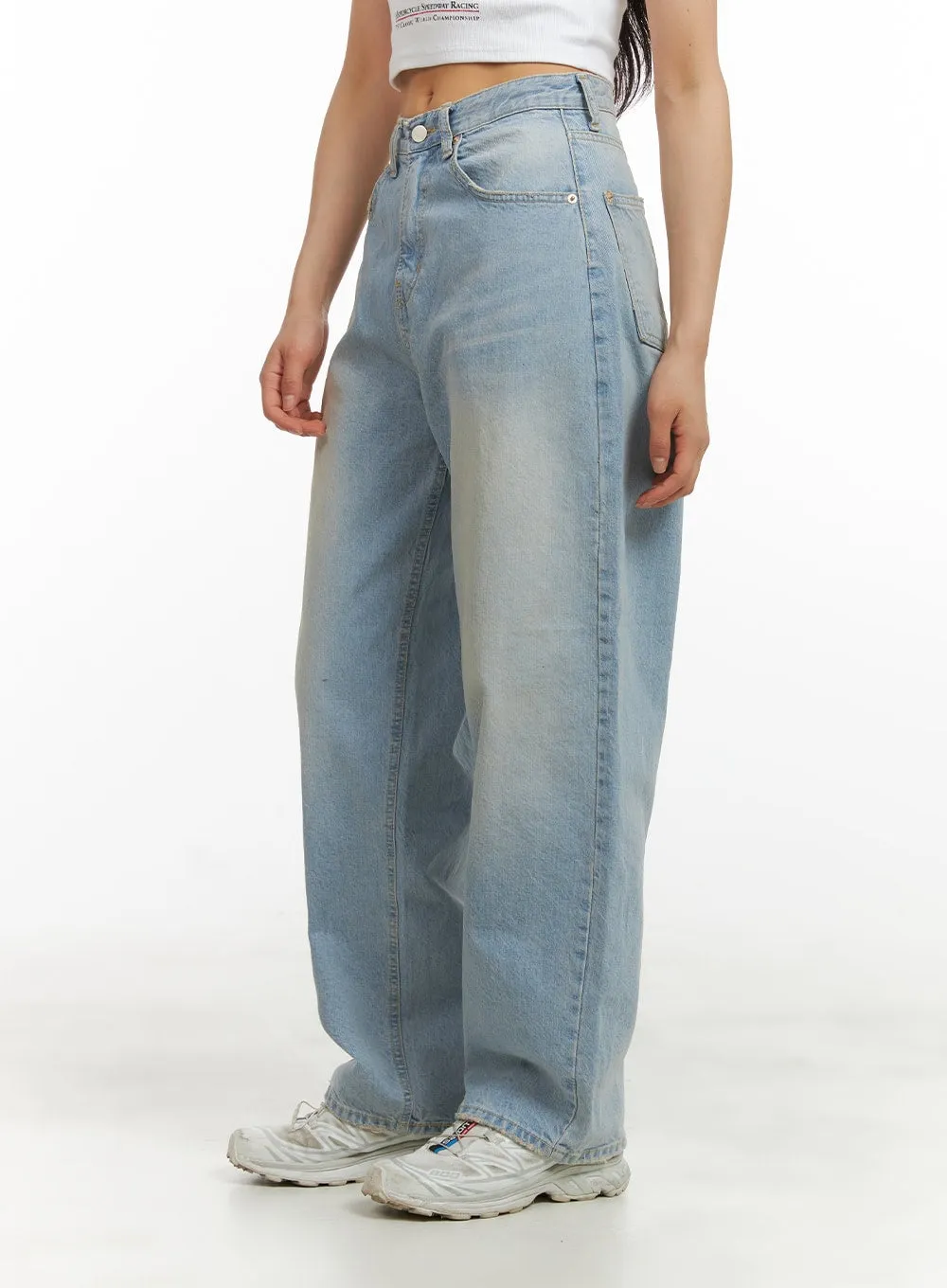 Light Washed Loose Fit Straight Jeans CY417