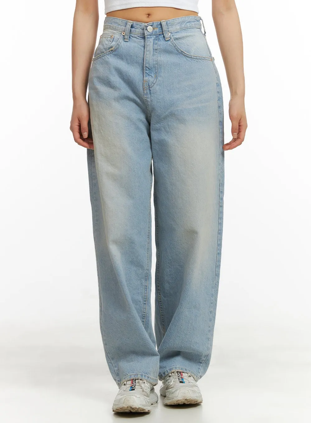 Light Washed Loose Fit Straight Jeans CY417