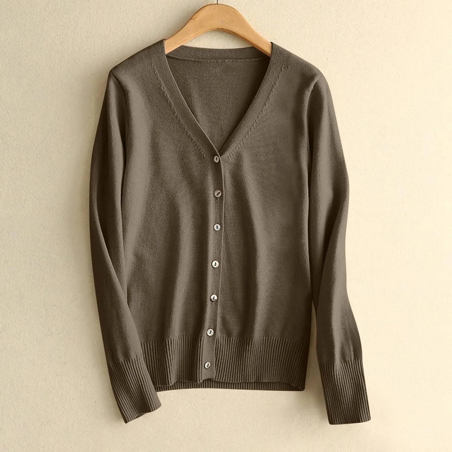 Women's V Neck Long Sleeve Cardigan Sweater Button Loose Soft Knit Sweater 2024 Fall Winter Trendy Tops