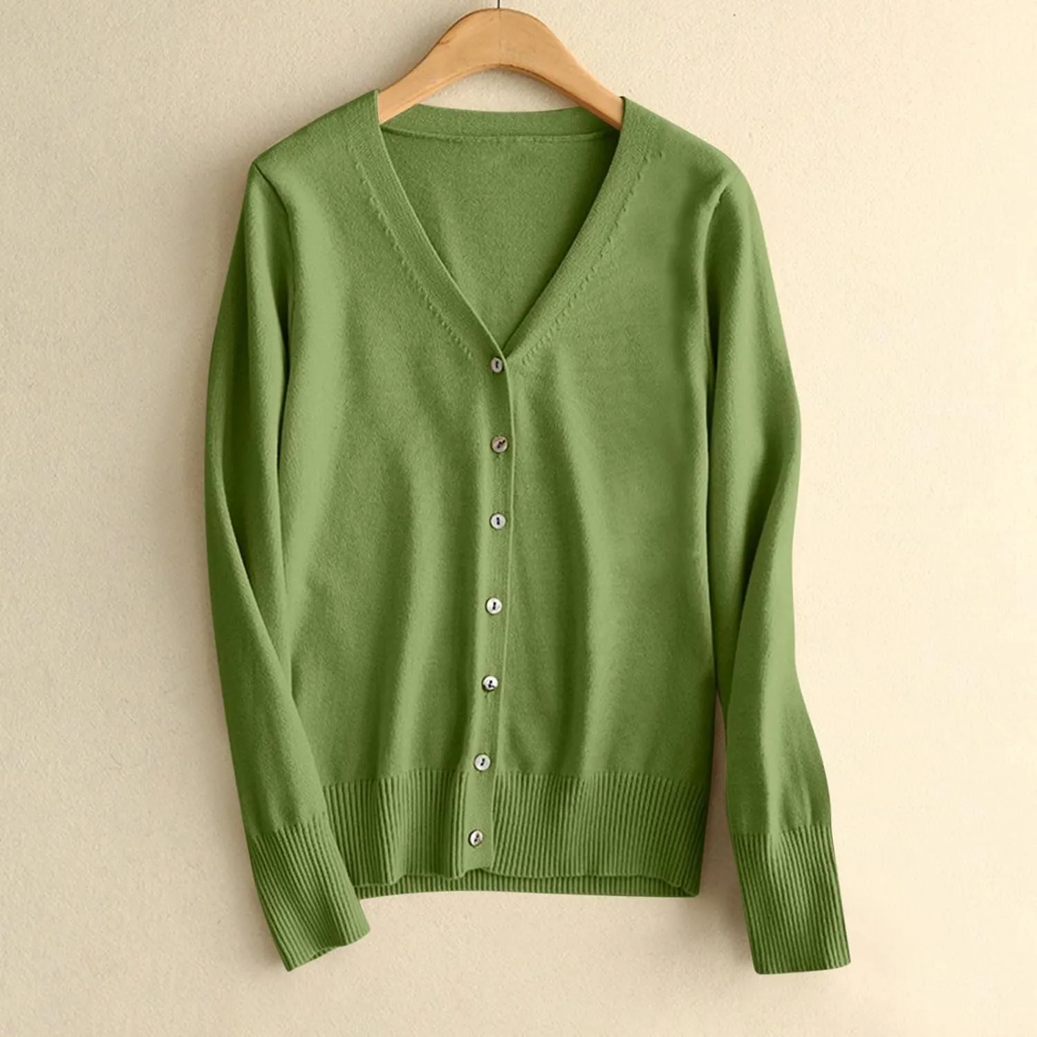 Women's V Neck Long Sleeve Cardigan Sweater Button Loose Soft Knit Sweater 2024 Fall Winter Trendy Tops